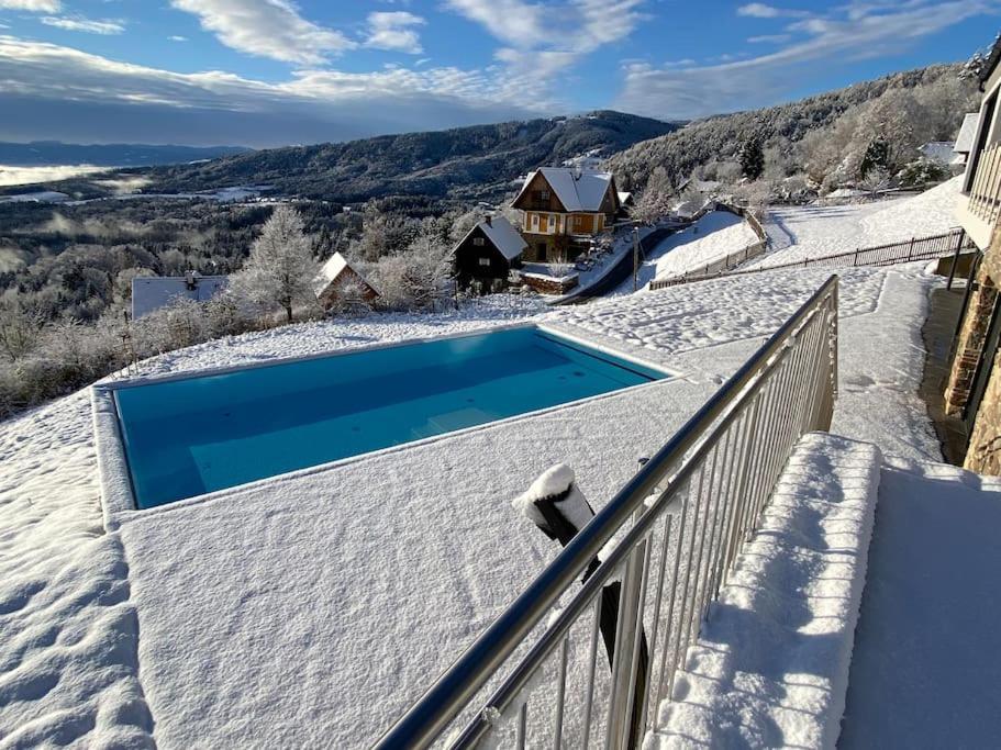 Greim15 --- Ganzes Ferienhaus Mit Fernsicht, Pool, Wellness Дойчландсберг Екстериор снимка